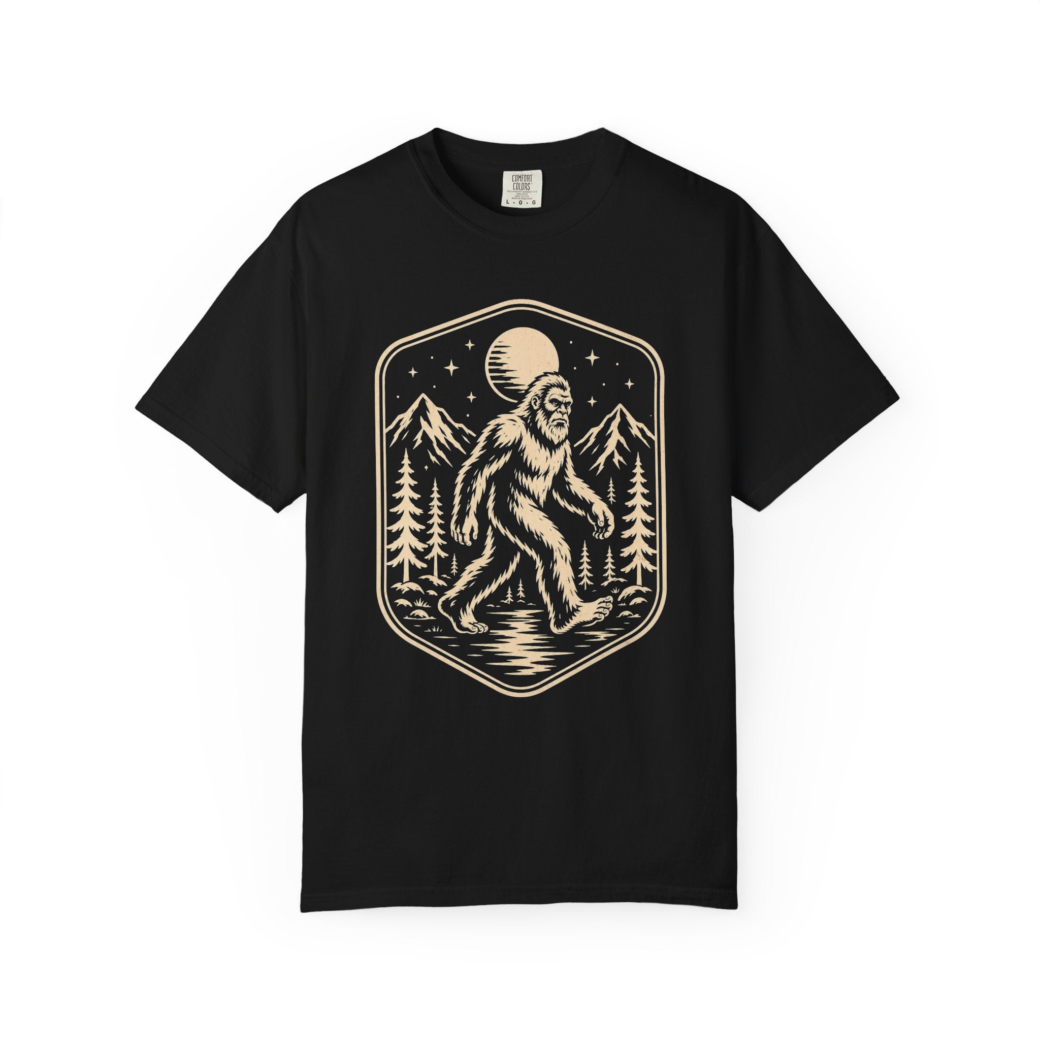 Vintage Sasquatch Badge – Cryptid Hiking T-Shirt | Outdoors Edition