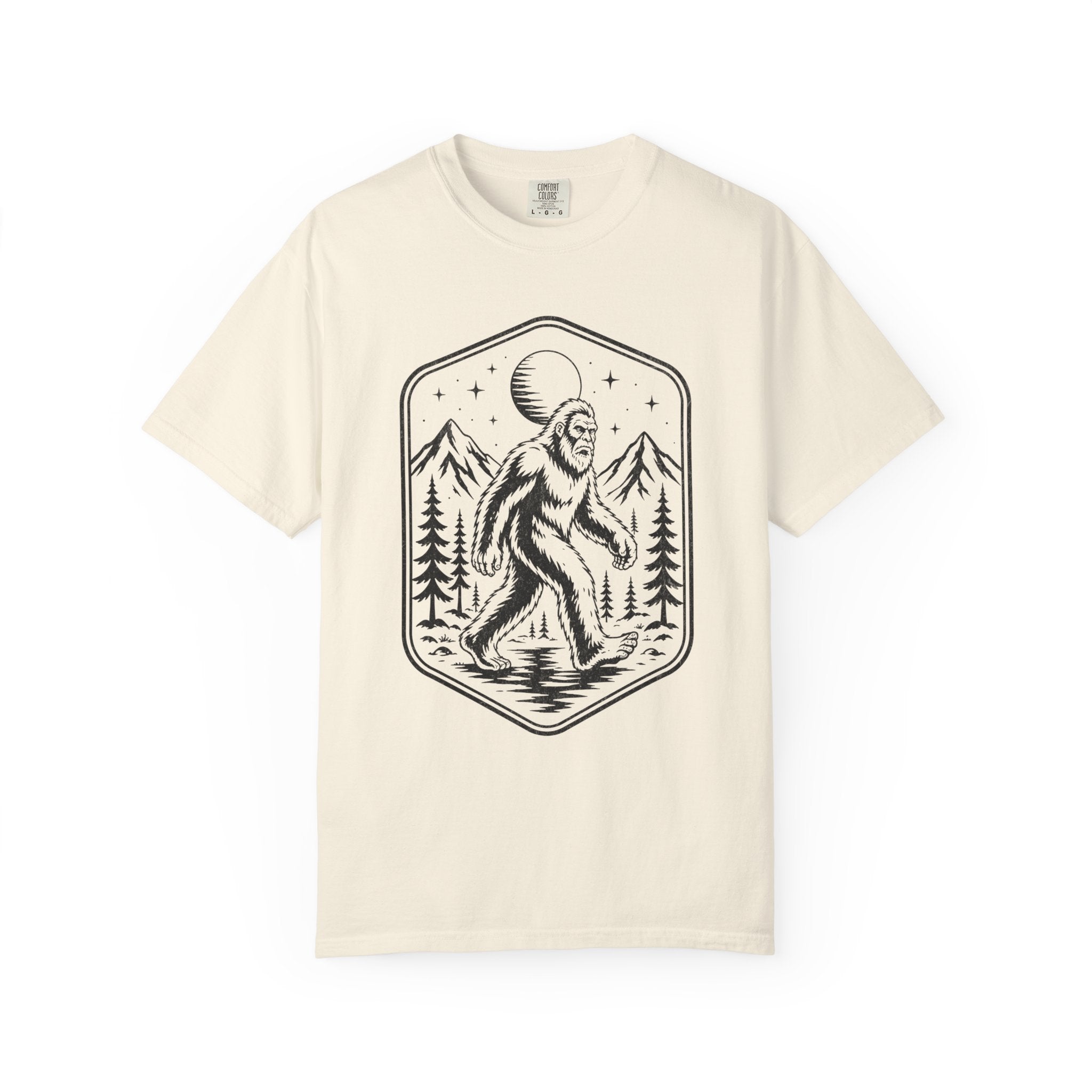 Vintage Sasquatch Badge – Cryptid Hiking T-Shirt | Outdoors Edition