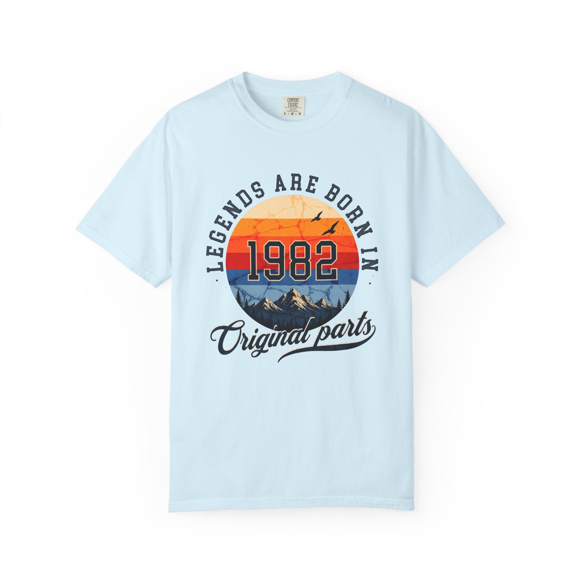 Legends Are Born in 1982 – 44th Birthday T-Shirt