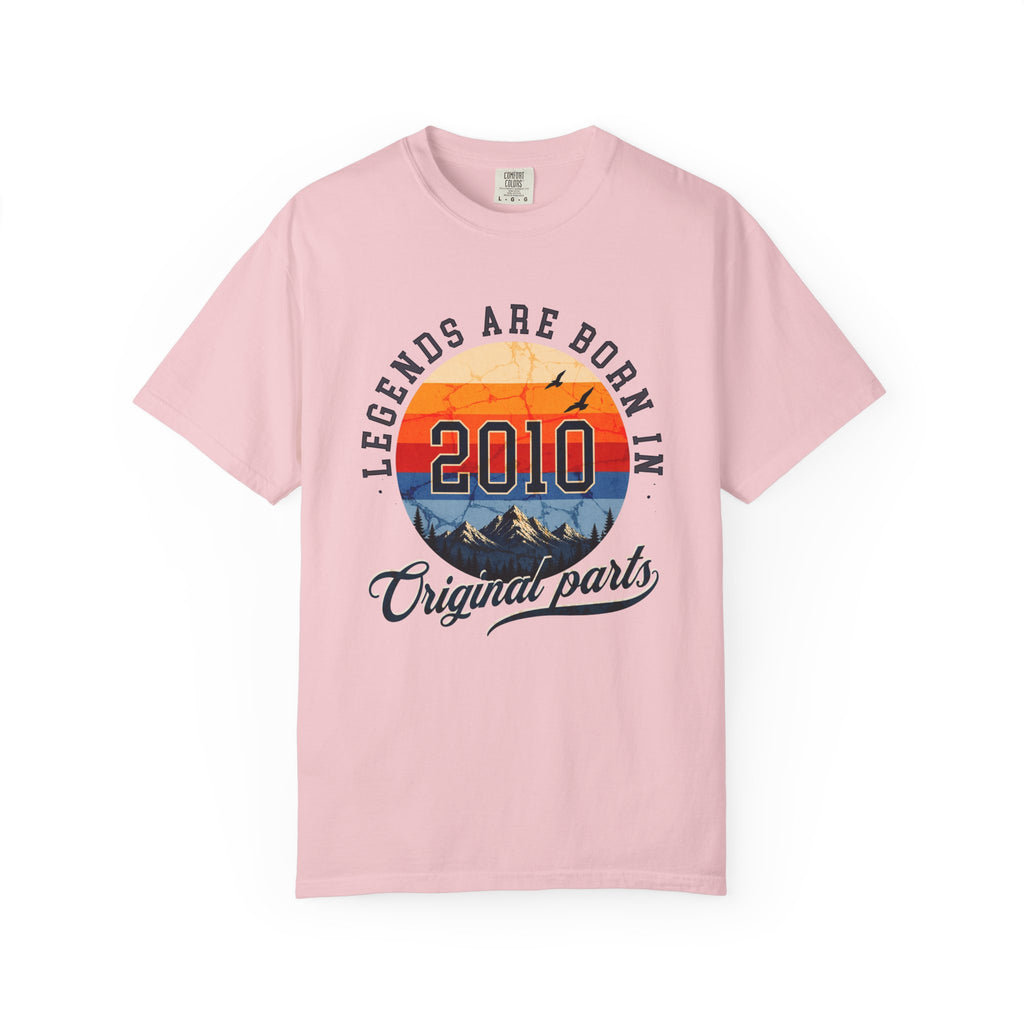 Legends Are Born in 2010 – 16th Birthday T-Shirt
