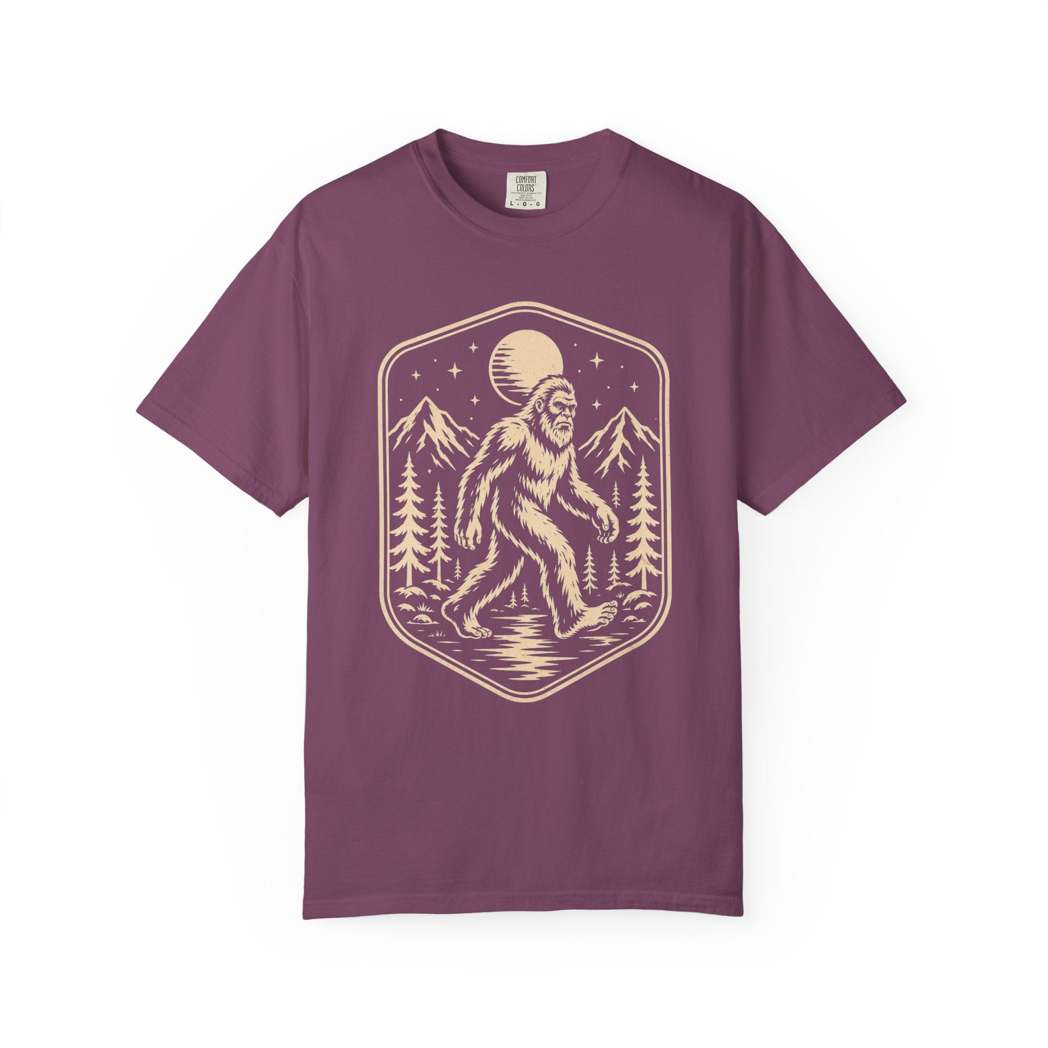 Vintage Sasquatch Badge – Cryptid Hiking T-Shirt | Outdoors Edition