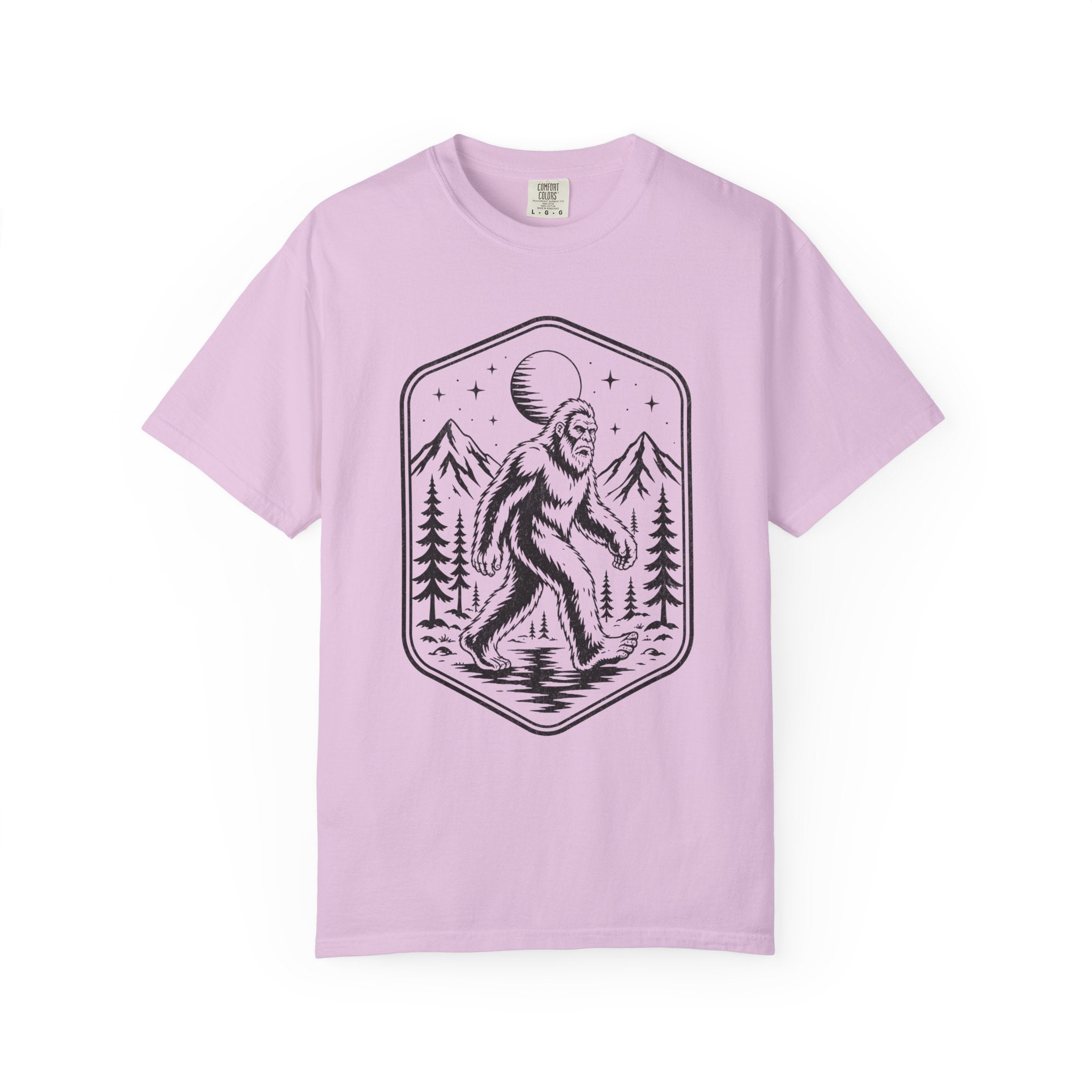Vintage Sasquatch Badge – Cryptid Hiking T-Shirt | Outdoors Edition