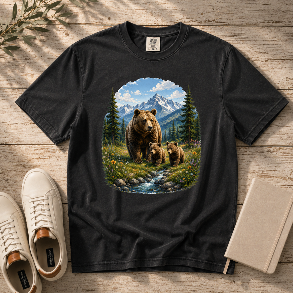 Bear Family – Mama Bear & Cubs T-Shirt | Outdoors Edition