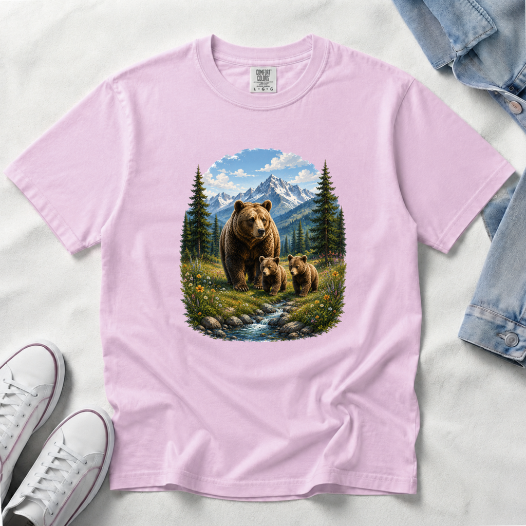 Bear Family – Mama Bear & Cubs T-Shirt | Outdoors Edition