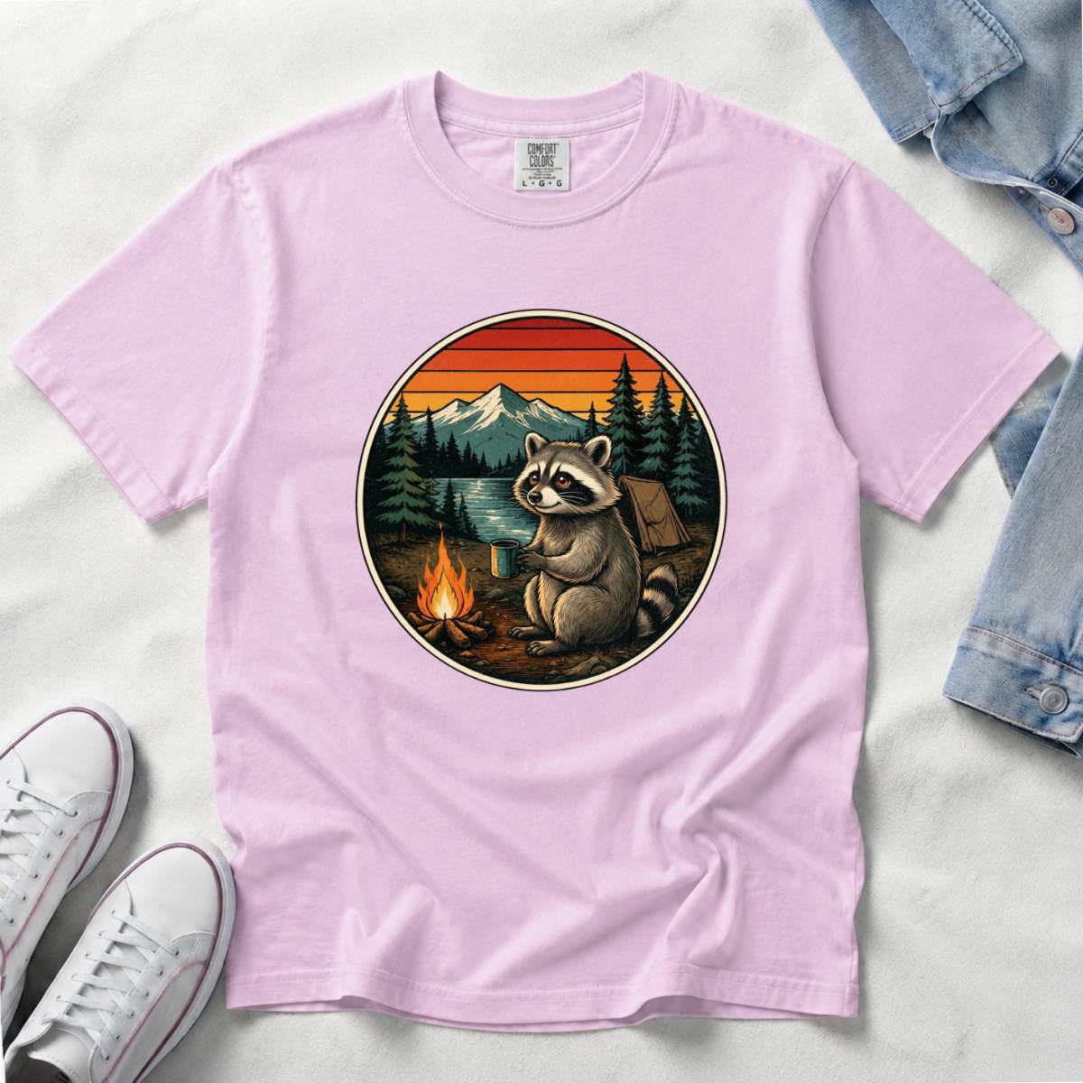 Camping Raccoon – Campfire T-Shirt | Outdoors Edition