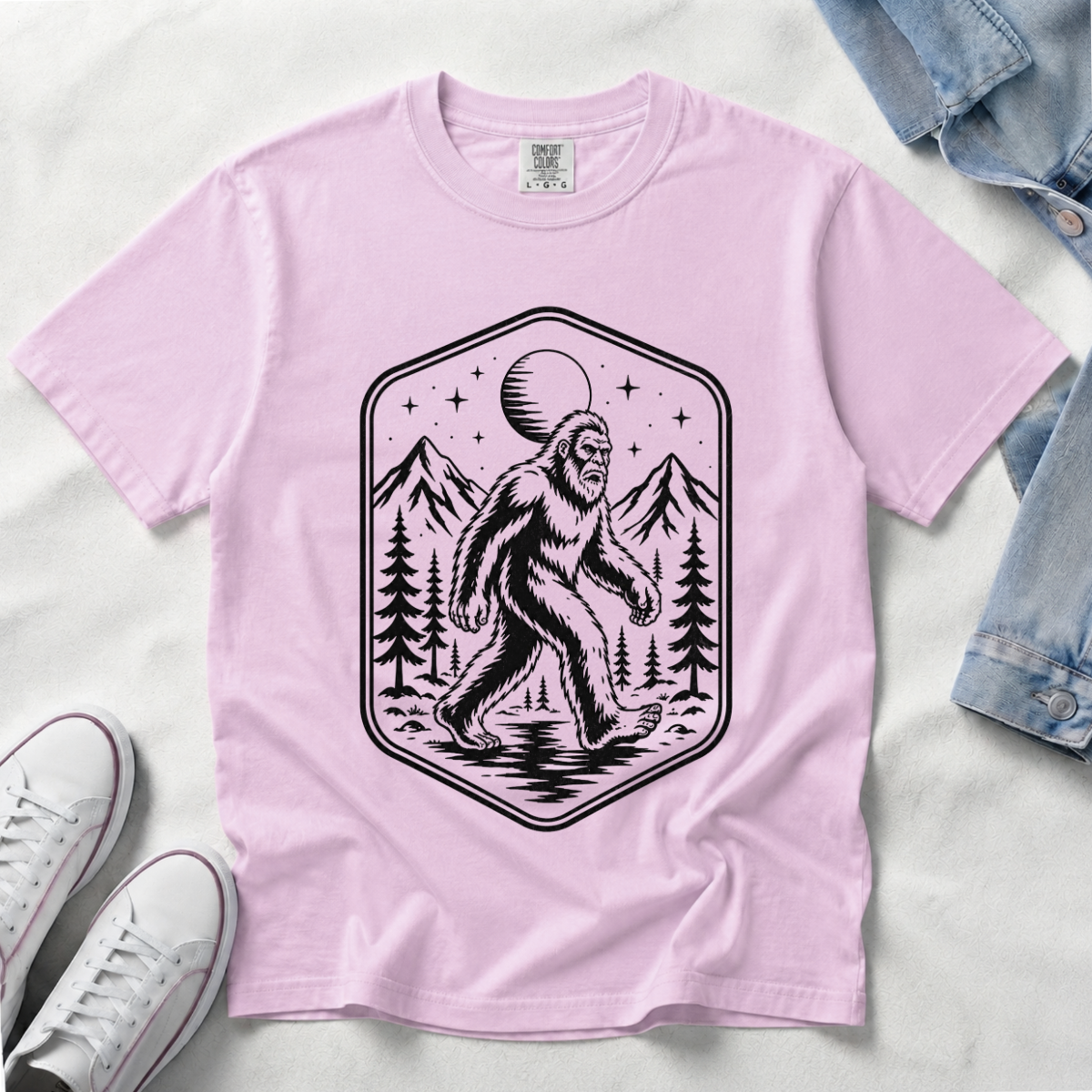 Vintage Sasquatch Badge – Cryptid Hiking T-Shirt | Outdoors Edition
