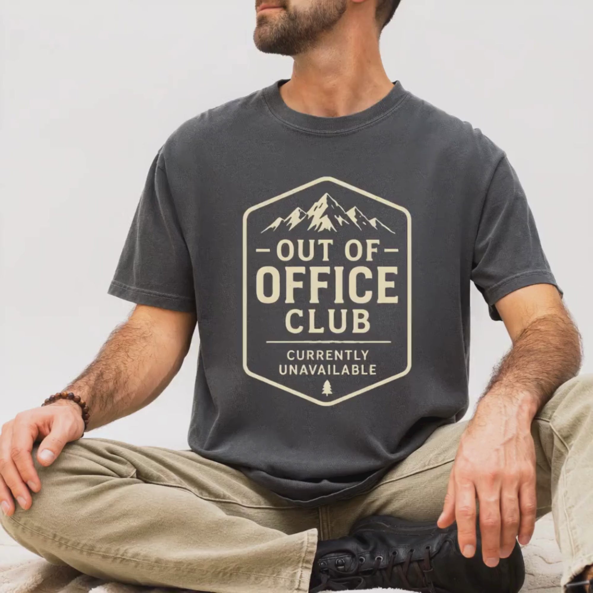 Out of Office Club – Vintage Outdoor T-Shirt | Explorer Edition